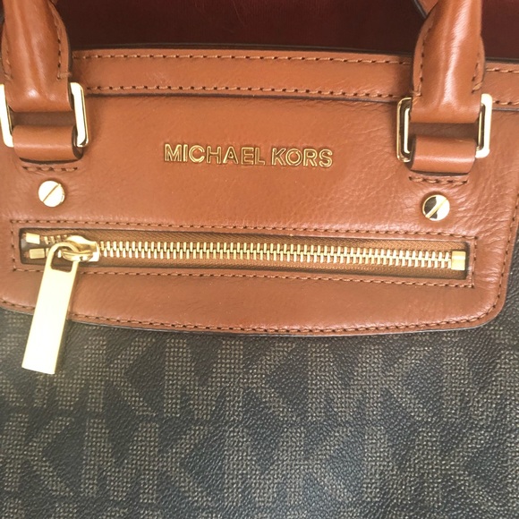 Michael Kors Signature Brown Logo - Picture 2 of 5